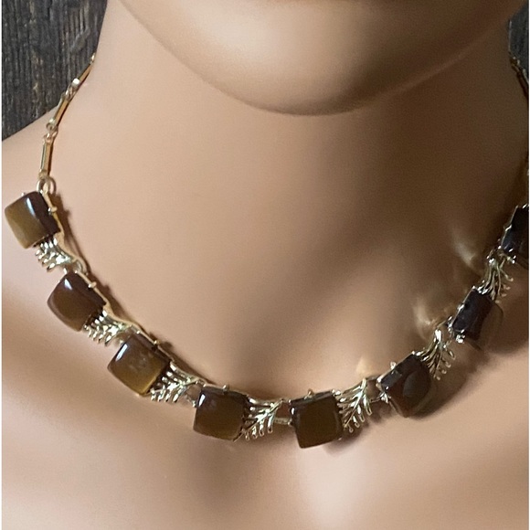 Coro Moonglow Lucite Gold Necklace - Picture 3 of 13